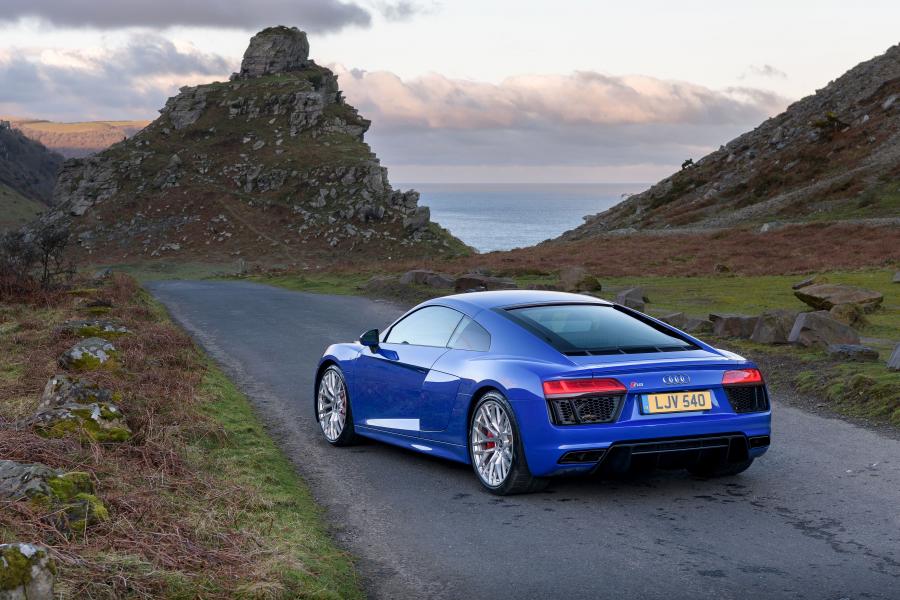  Audi R8 V10 RWS 2018 года  (UK) (фото 7 из 40)
